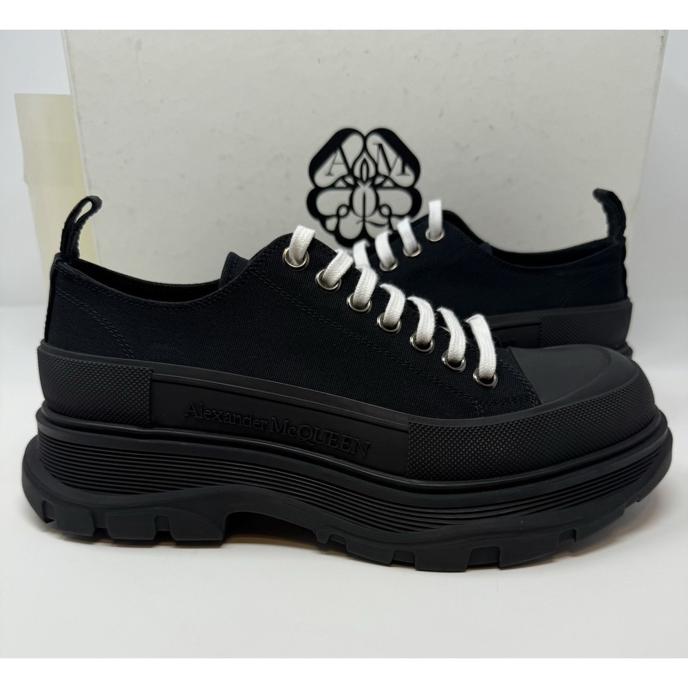 Alexander McQueen Treadslick Low-Top Sneaker Black Size 9 42 EU